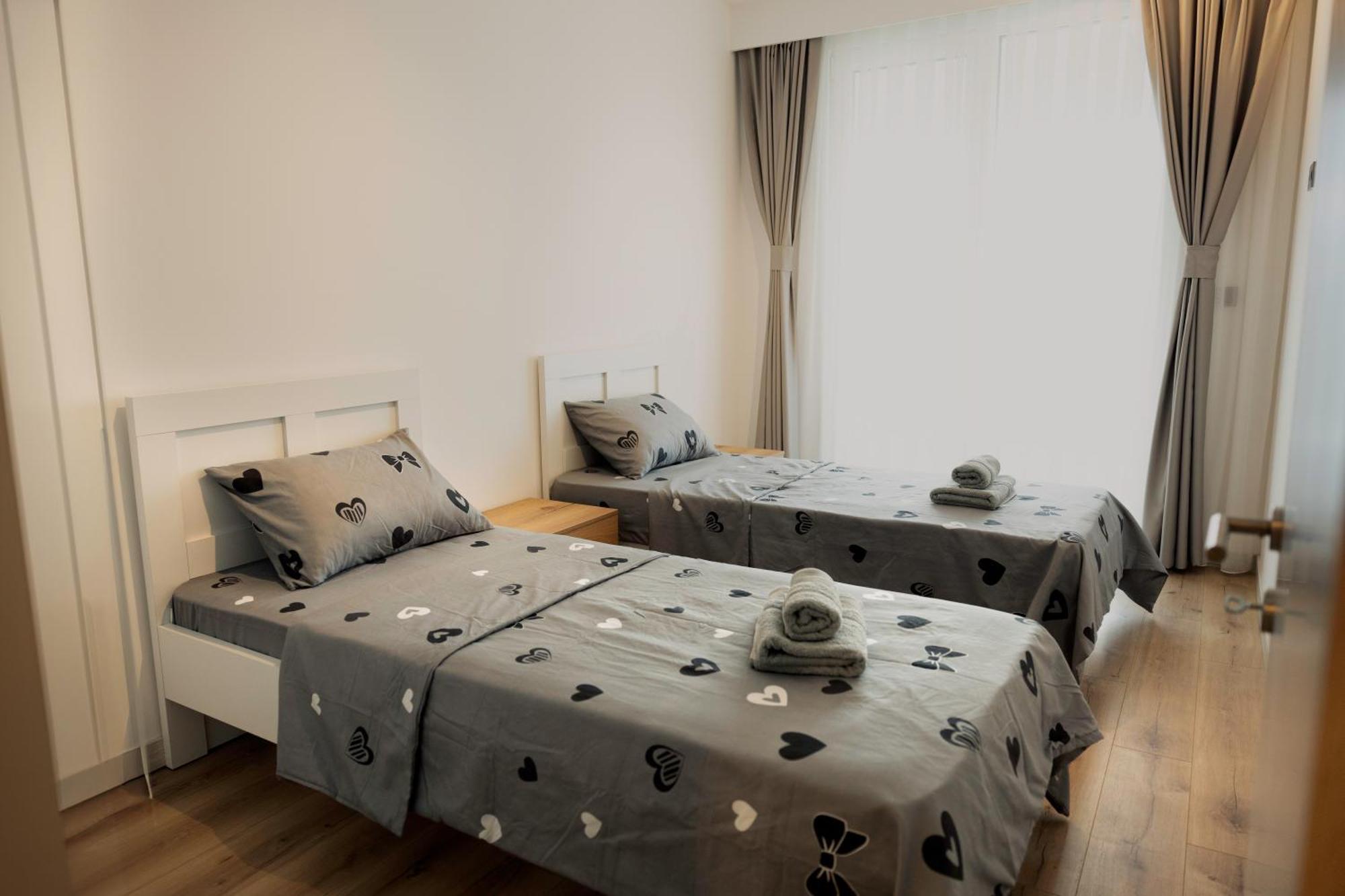 33Rd Floor Twin Apartments In Cevahir Sky City Complex With Pool, Spa, Fitness And Parking Included In Price 스코페 외부 사진